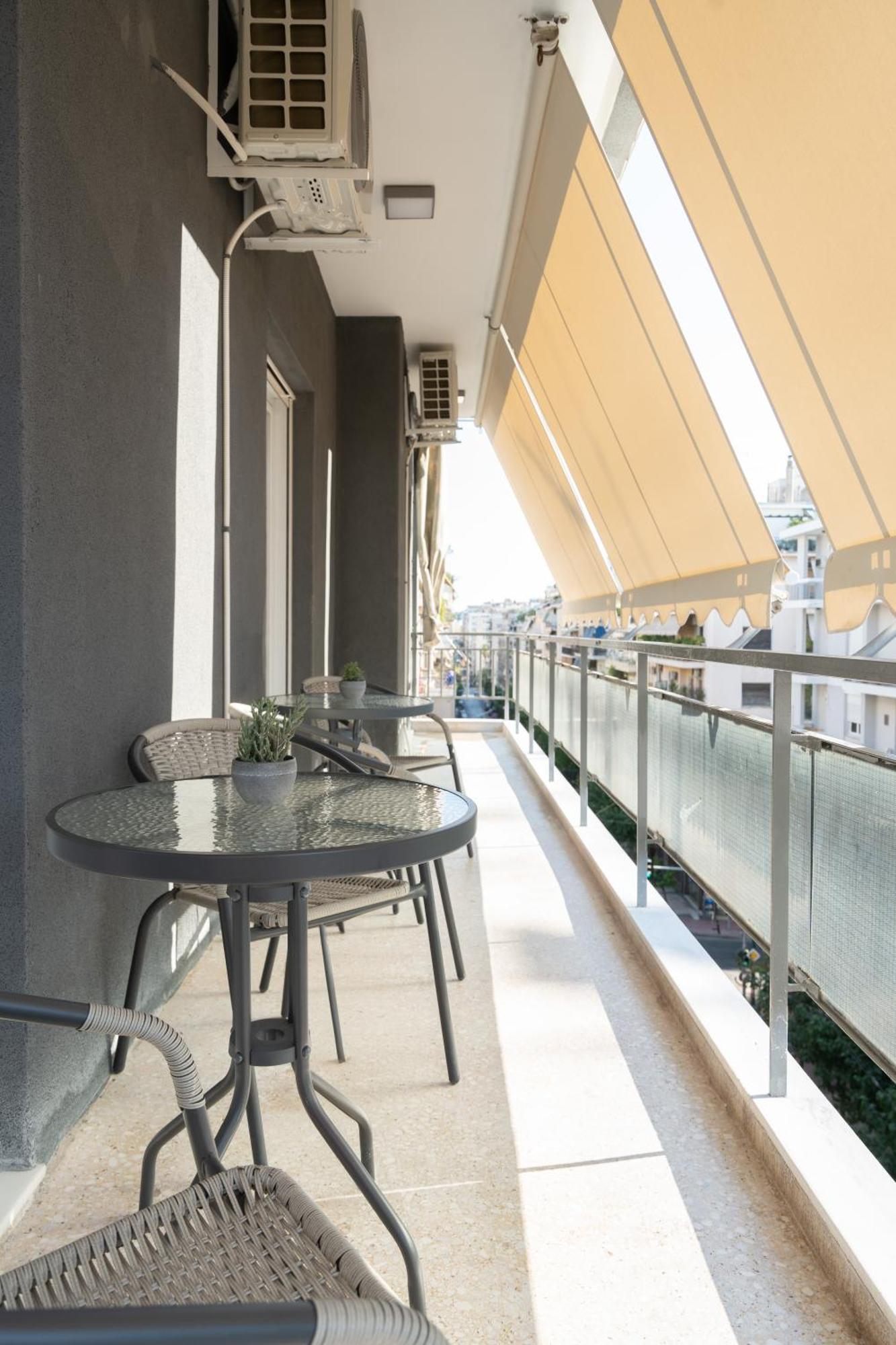 Luxury Apartment Next To The National Museum Athènes Extérieur photo